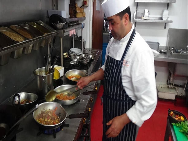 waffle-maker-expert-chef-pakistani-dishes-restaurant-jobs-near-me-cook-jobs-home-chef-job-big-0